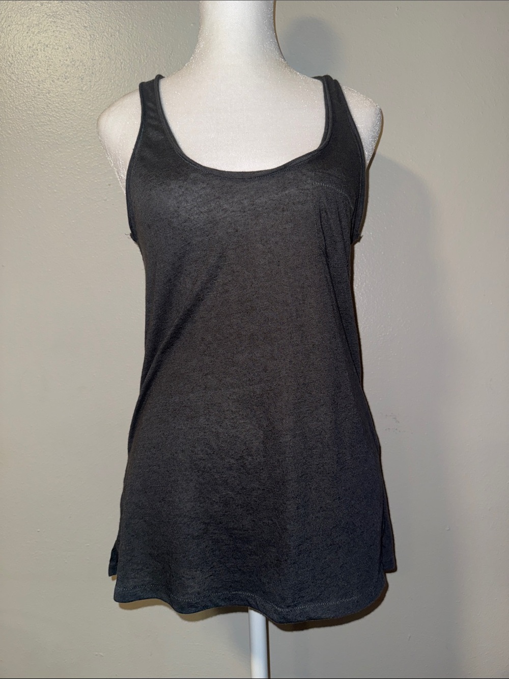 American Eagle Outfitters feather light gray Scoop Neck Tank Top with pocket